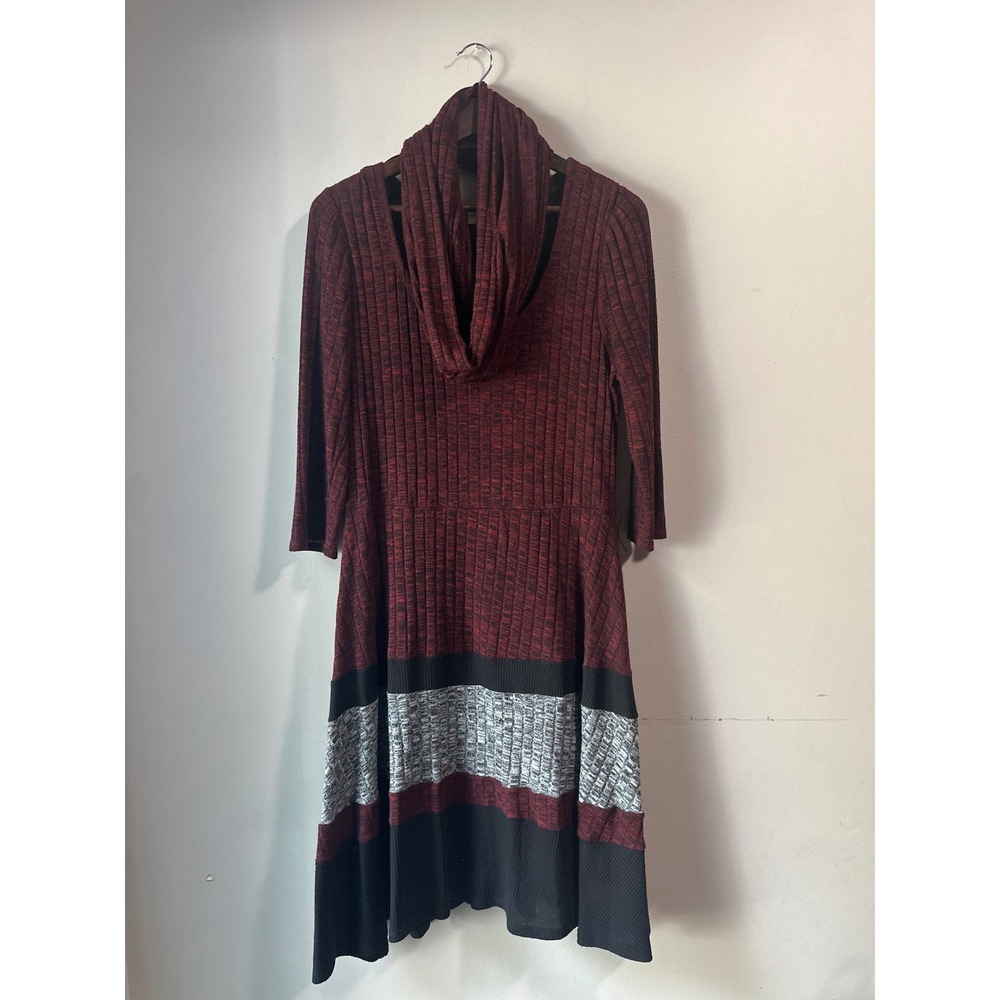 Signature by Robbie Bee Burgundy Ribbed Knit Colorblock Dress with Scarf Large